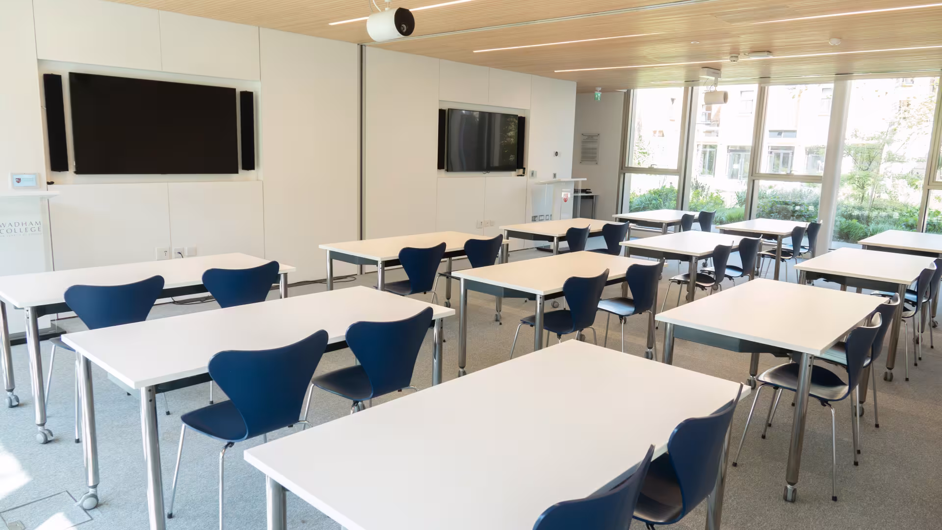 Dr Lee Shau Kee Scholars Room 