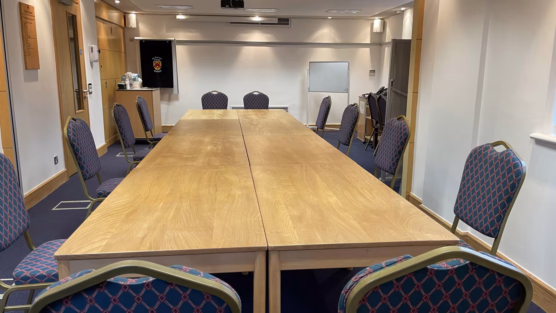Deakin Room