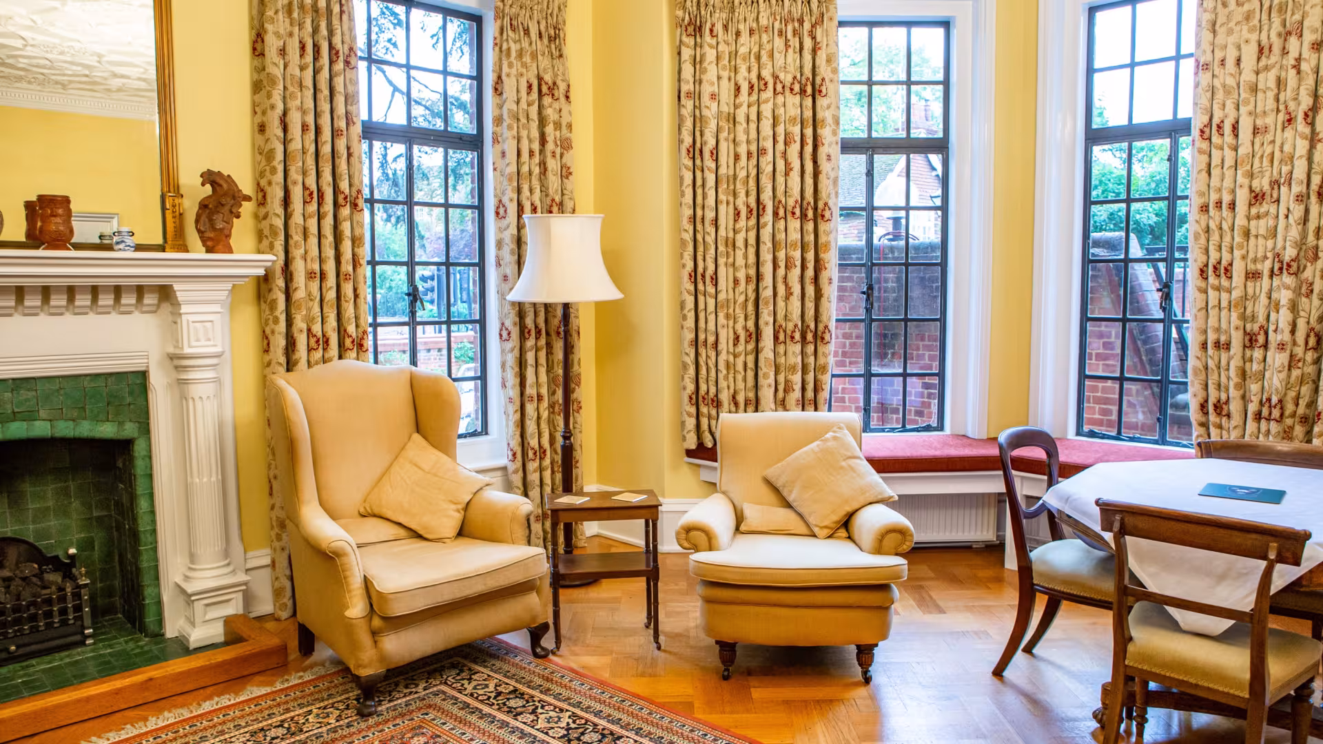 Nadel Room