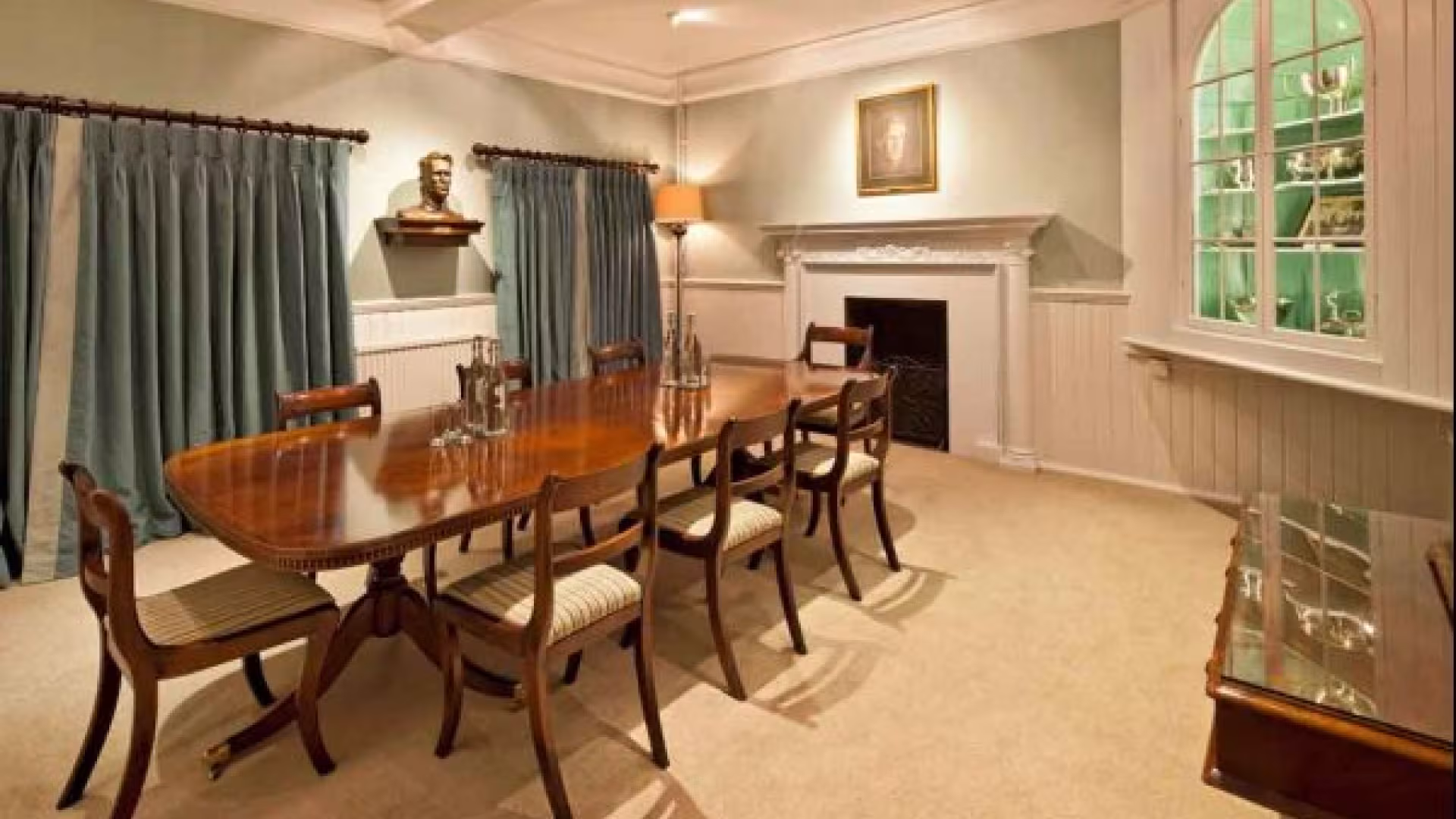 T E Lawrence Room